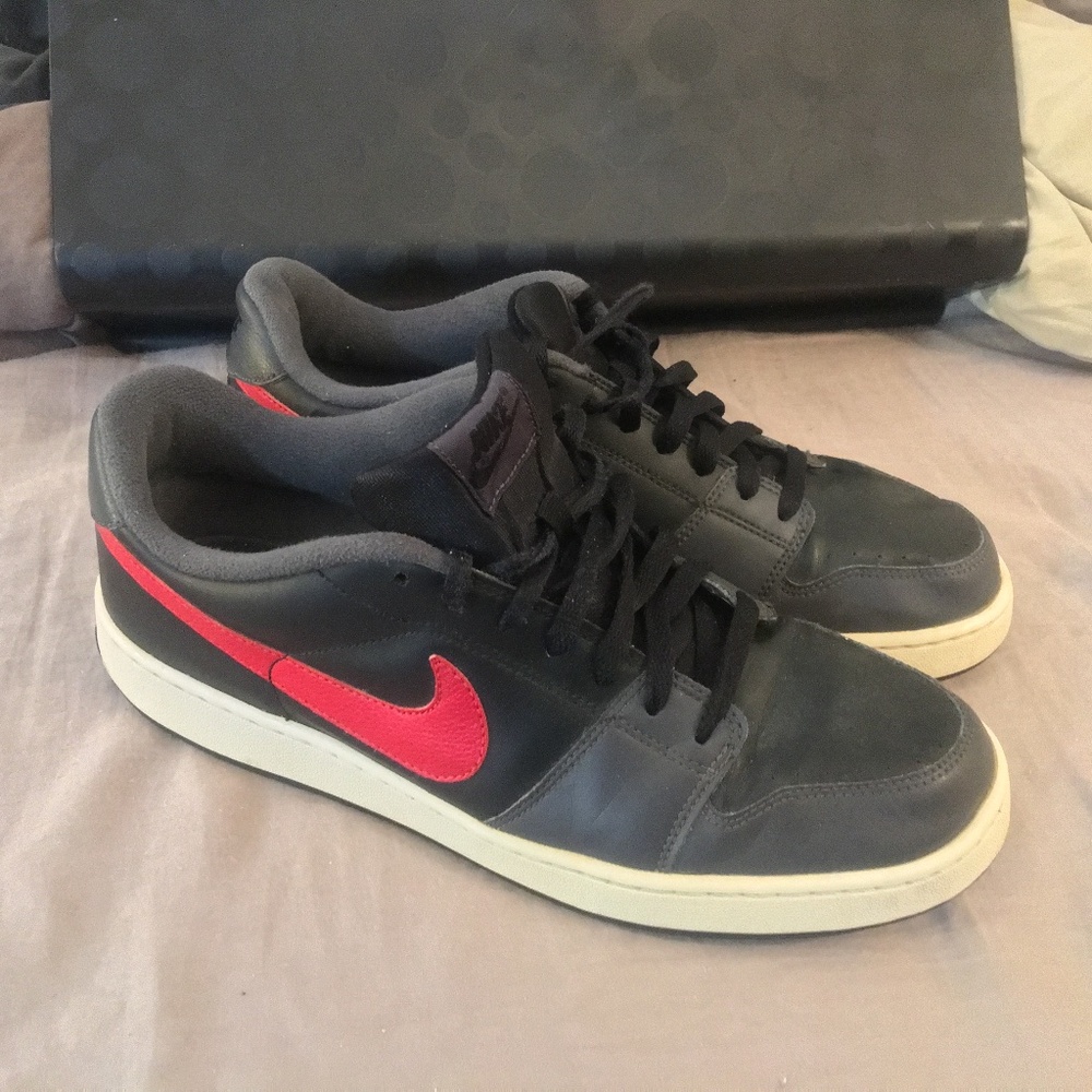 Nike Backboard Leather Sneakers Black/Red Men's Size 10 378336-009